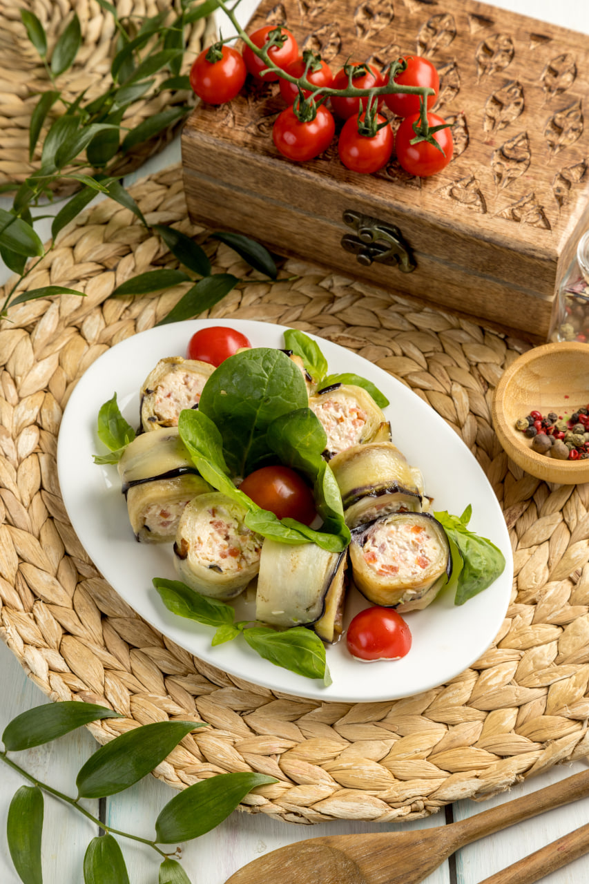 Рулетики из баклажан